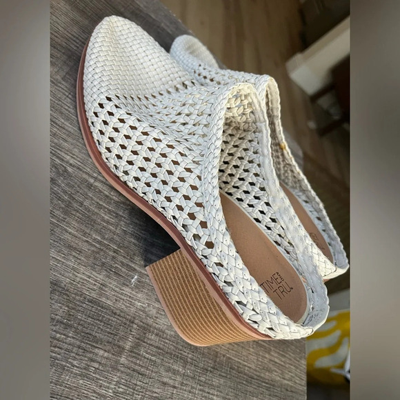 Time and True heeled mules wicker rattan light tan women’s size 11 NWT fall boot - Picture 3 of 7